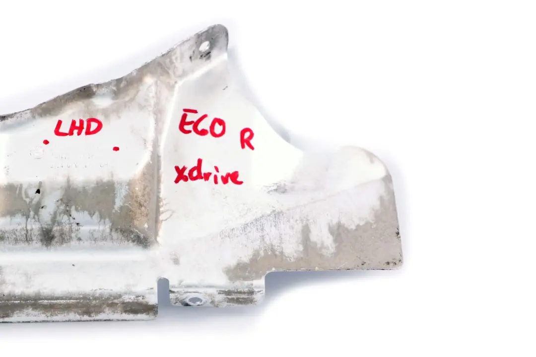 Isolamento termico centro destra 7138604 per BMW E60 525xd 530xd Diesel con numero di parte 7185026 BMW E60 525xd 530xd Diesel Isolamento termico centro destra 7138604 - SKU lhd-7138604 - Numero di parte 7185026