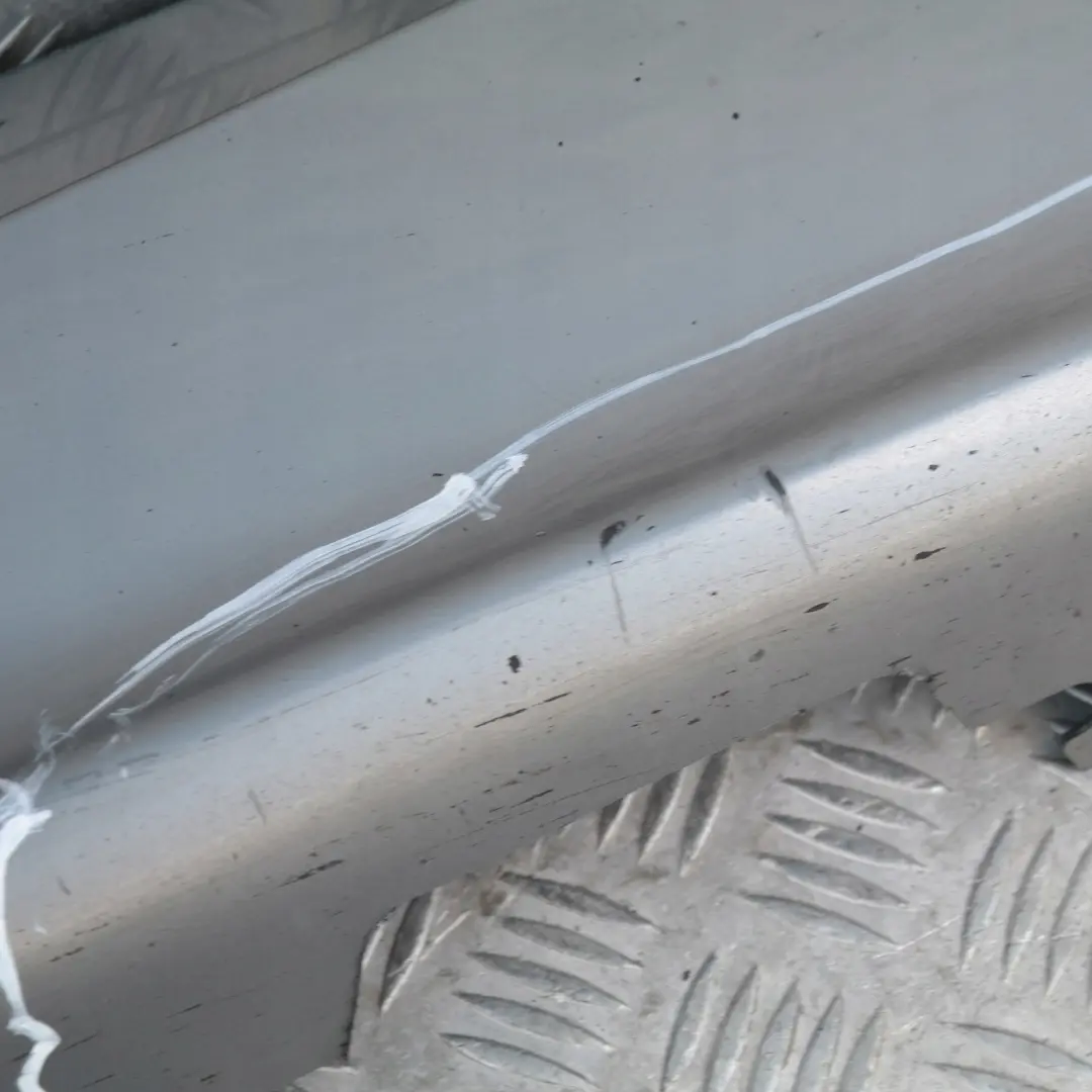 listwa nakładka próg lewy Quarzblau A18 do BMW E87 o numerze 32949 BMW E87 listwa nakładka próg lewy Quarzblau A18 - SKU 0032949-QB14 - Numer Części 32949