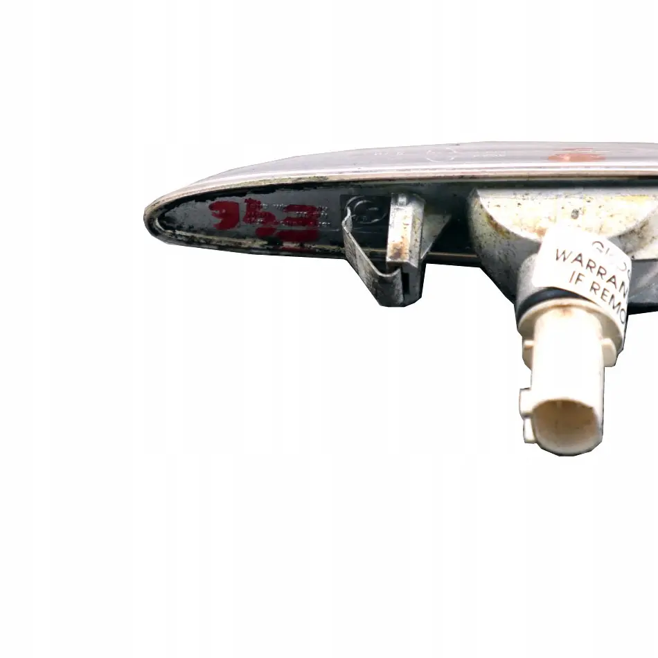 Luci di Segnalazione Supplementari Indicatore Bianco SX per BMW E46 con numero di parte 7165915 BMW E46 Luci di Segnalazione Supplementari Indicatore Bianco SX - SKU 6911371 - Numero di parte 7165915