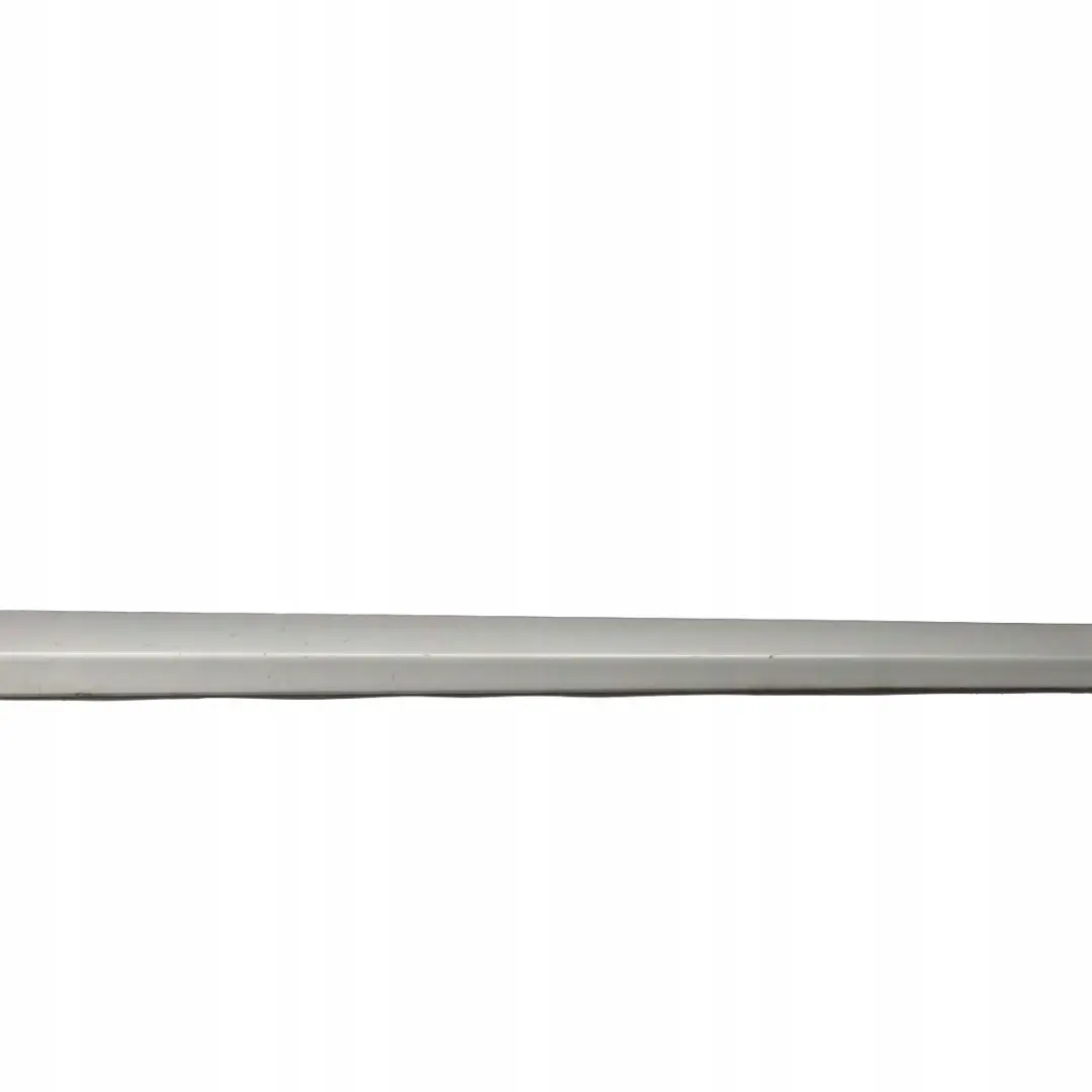 Puerta Delantera Izquierda Banda De Moldura Plata Brillante 744 para Mercedes CL203 con número de pieza A2036902982 Mercedes CL203 Puerta Delantera Izquierda Banda De Moldura Plata Brillante 744 - SKU A2036902982-BS - Número de pieza A2036902982