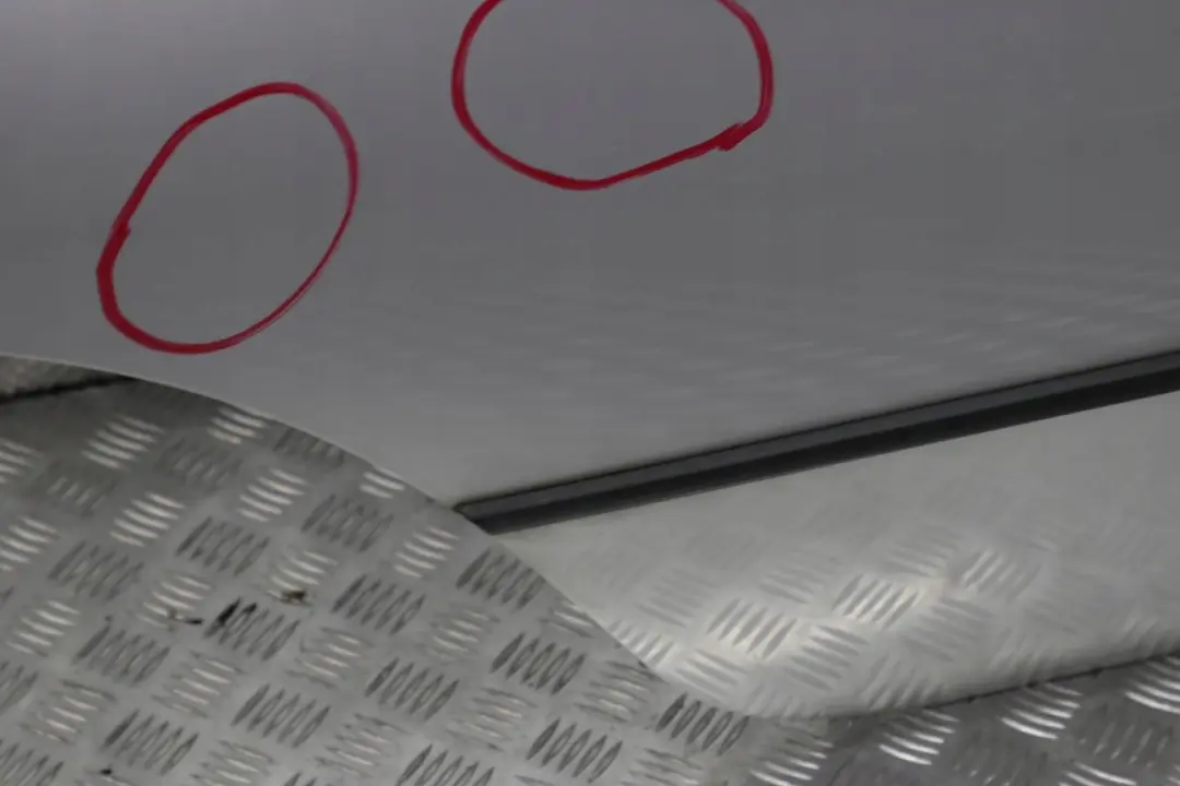 Tür Hinten Rechts Titansilber Titan Silber Metallic - 354 für BMW X5 er E53 4 mit Teilenummer 8256828 BMW X5 er E53 4 Tür Hinten Rechts Titansilber Titan Silber Metallic - 354 - SKU 8256828-TS4 - Teilenummer 8256828