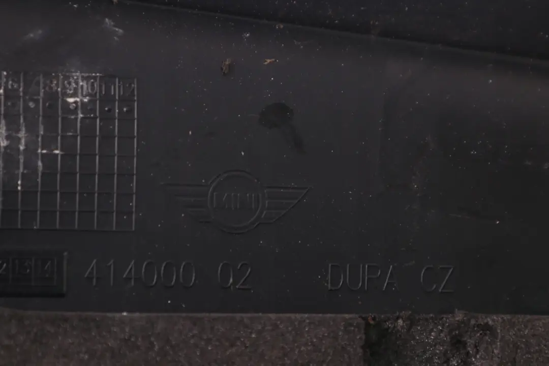 Columna D Pilar Embellecedor Tapa Derecha Negro para Mini Countryman R60 con número de pieza 9801548 Mini Countryman R60 Columna D Pilar Embellecedor Tapa Derecha Negro - SKU 9801548 - Número de pieza 9801548