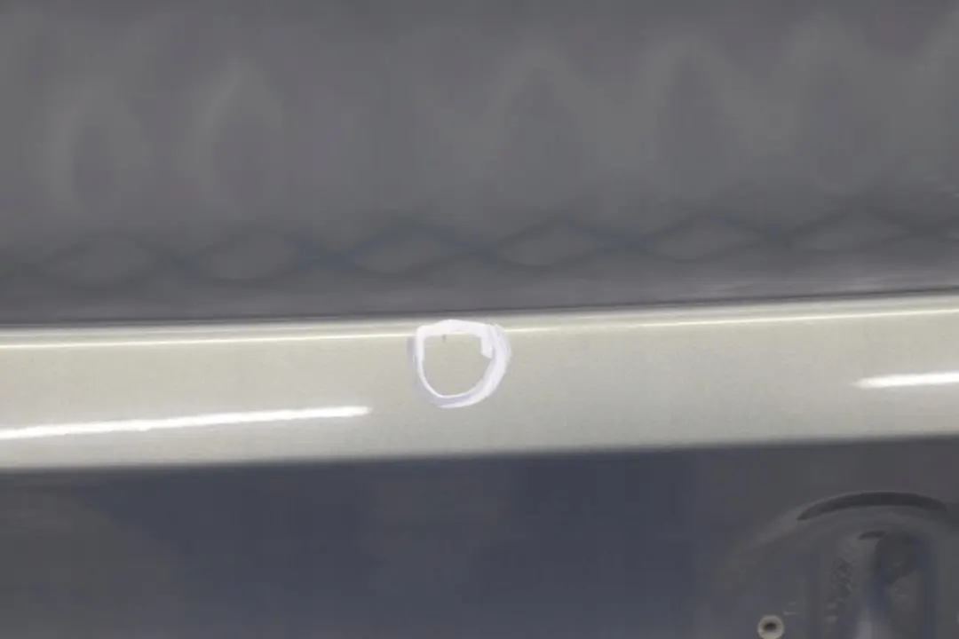 Klapa tylna tył bagażnika Arktis do BMW E90 o numerze 41627151491 BMW E90 Klapa tylna tył bagażnika Arktis - SKU 7151491-AM - Numer Części 41627151491