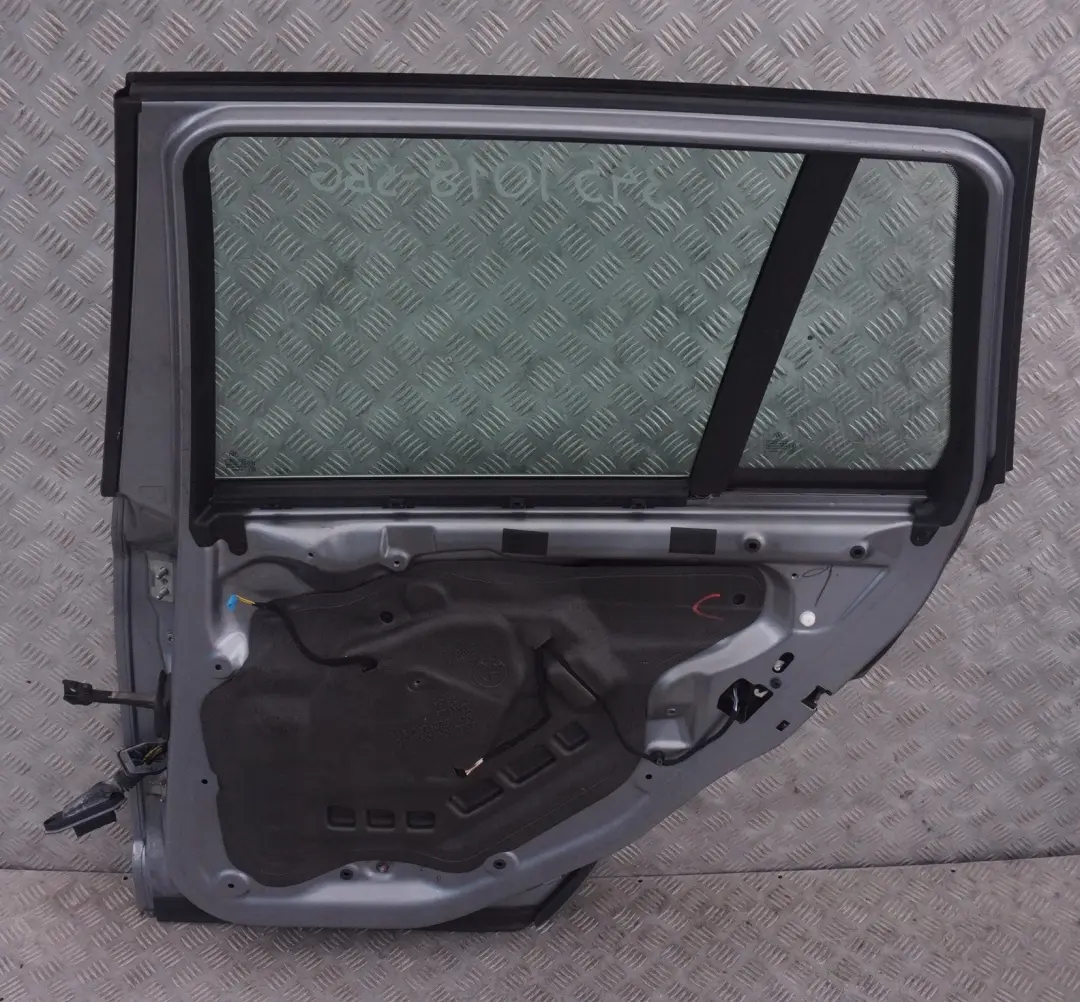BMW X3 Reihe 1 E83 LCI Fahrerseite Tür hinten rechts Silbergrau Silber Grau A08 - SKU 3451018-SBG - Teilenummer 3451018