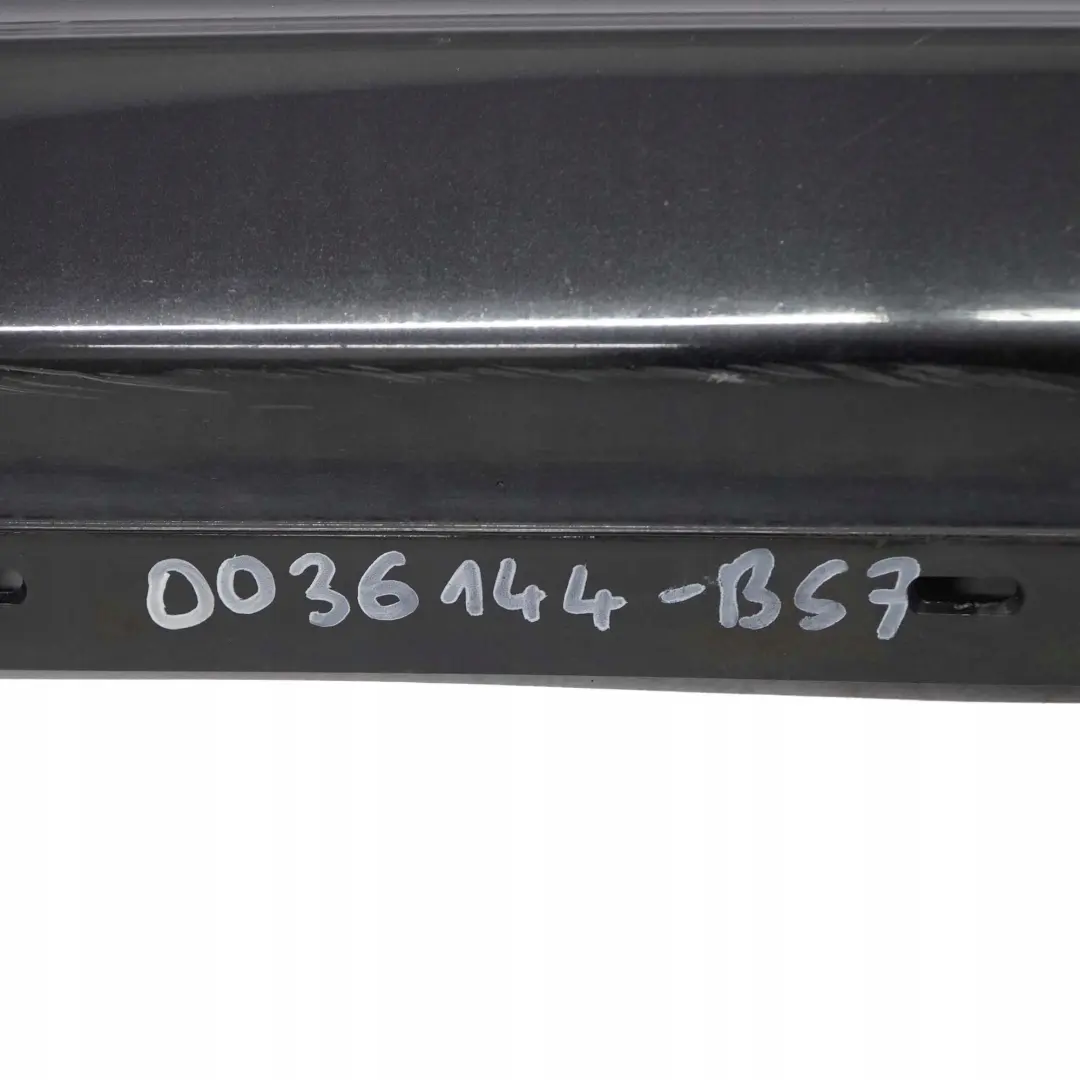 Listello Portiera Apertura Gonna Dx Black Zaffiro per BMW E87 LCI con numero di parte 51770036144 BMW E87 LCI Listello Portiera Apertura Gonna Dx Black Zaffiro - SKU 0036144-BS7 - Numero di parte 51770036144