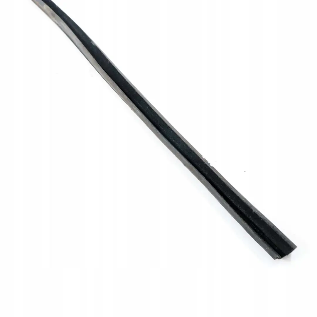 BMW E36 Berlina Saloon Binario Finestra Guarnizione Porta Posteriore Dx - SKU 8213984 - Numero di parte 8213984