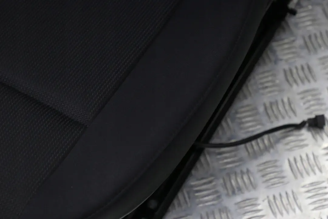 E83N Siege Tissu Serge Anthracite avant Droit pour BMW X3 E83 LCI à propos du numéro de pièce 3421952 BMW X3 E83 LCI E83N Siege Tissu Serge Anthracite avant Droit - SKU 3421952-2 - Numéro de pièce 3421952