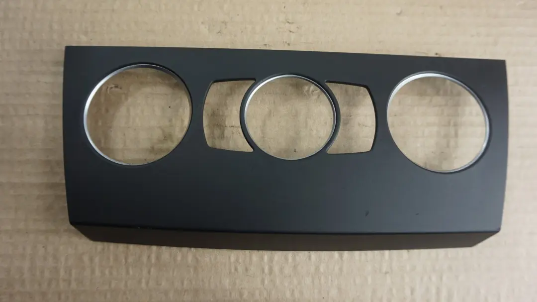 Front plate of controls air conditioner CHROME to BMW 3 Series E90 E91 LCI with Part number 51459137561 BMW 3 Series E90 E91 LCI Front plate of controls air conditioner CHROME - SKU 9137561 - Part number 51459137561