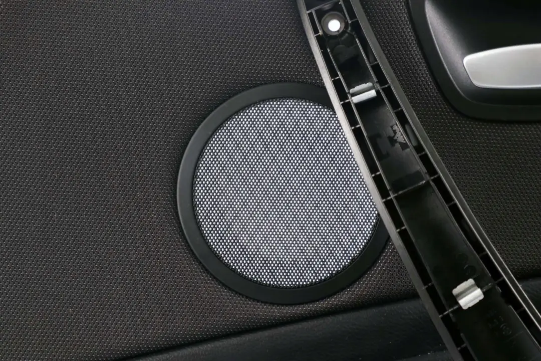 Türverkleidung Stoff vorne rechts ANTHRAZIT für BMW 1 er E87N LCi mit Teilenummer 9121146 BMW 1 er E87N LCi Türverkleidung Stoff vorne rechts ANTHRAZIT - SKU 9121146 - Teilenummer 9121146