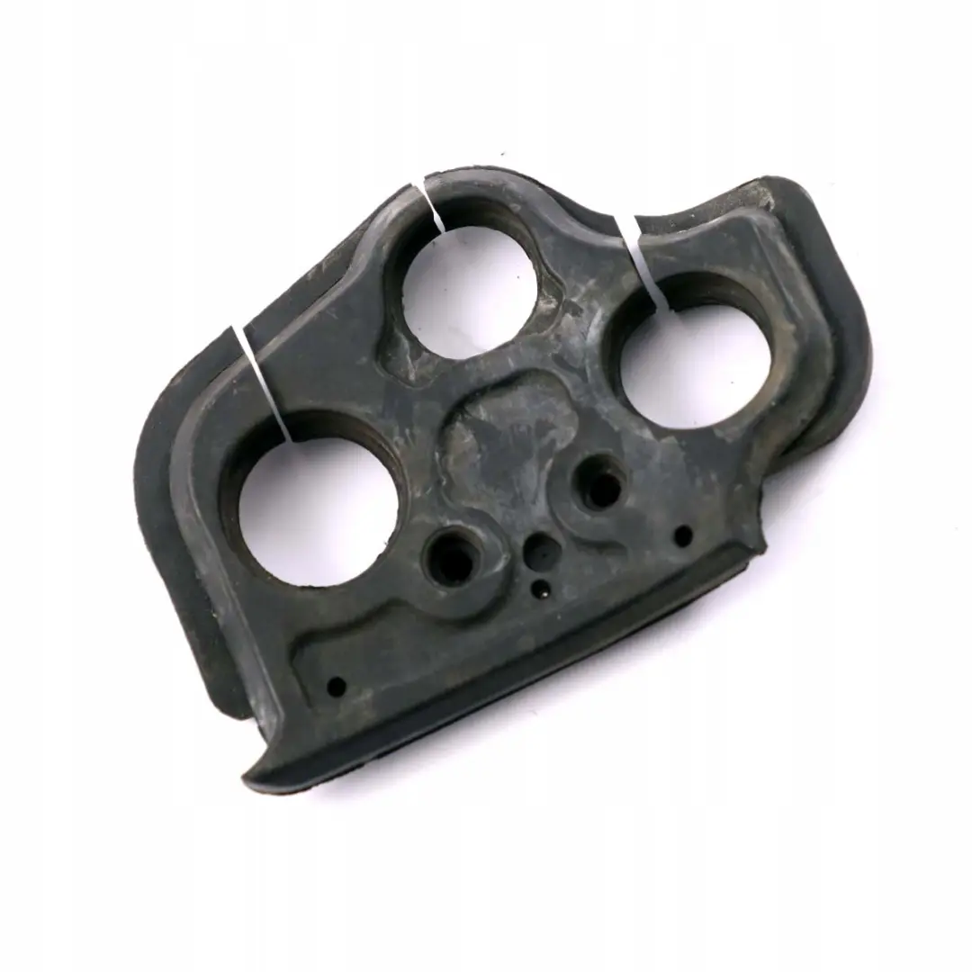 BMW E60 E61 E63 E64 Guarnizione Grommet Aria Condizionata Pompa Acqua - SKU 6915171 - Numero di parte 6915171