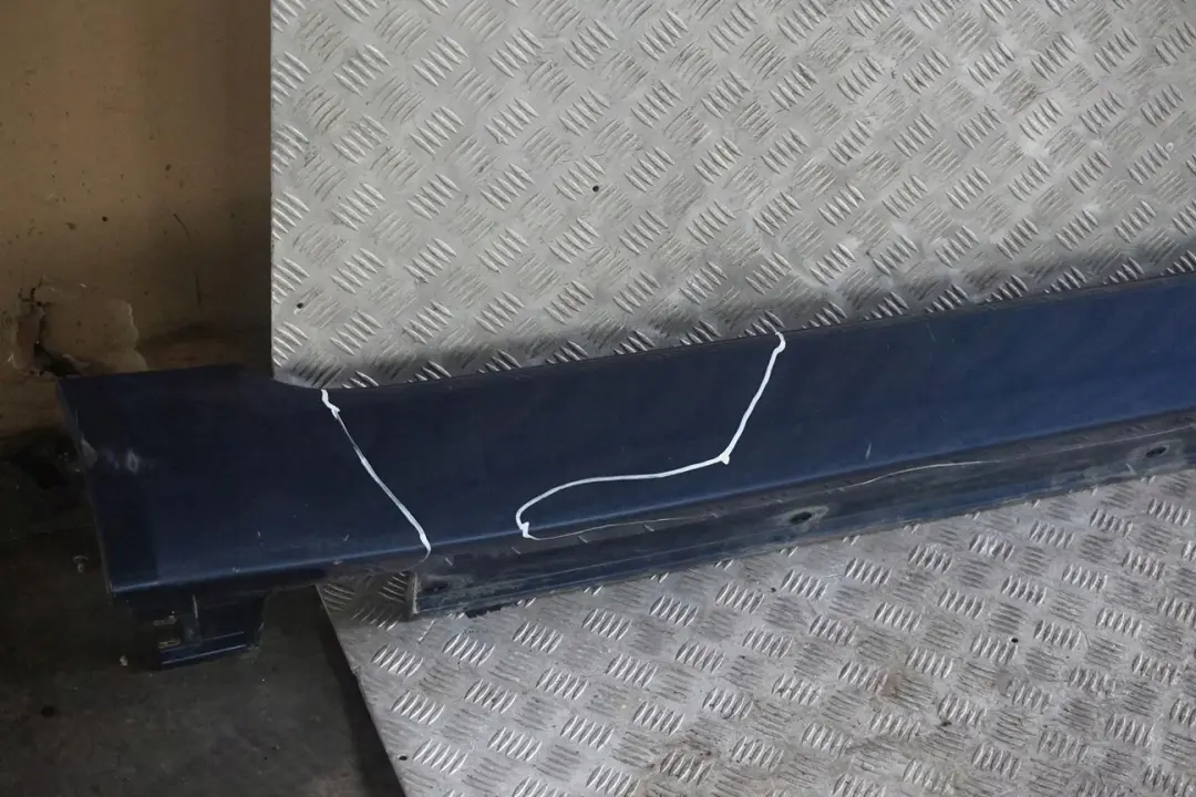 Bas de Porte Couverture Seuil Droite Bleu Fonce A76 pour BMW 5 E60 E61 LCI 2 à propos du numéro de pièce 0422465 BMW 5 E60 E61 LCI 2 Bas de Porte Couverture Seuil Droite Bleu Fonce A76 - SKU 0422465-DSB2 - Numéro de pièce 0422465