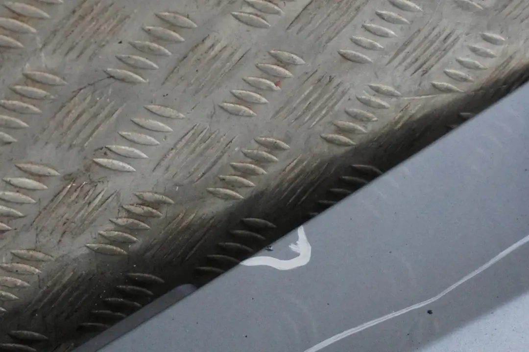 BMW E81 E82 E88 Sill Strip Faldon Lateral Derecho Bluewater Azul - 896 - SKU 0036142-WB1 - Número de pieza 0036142