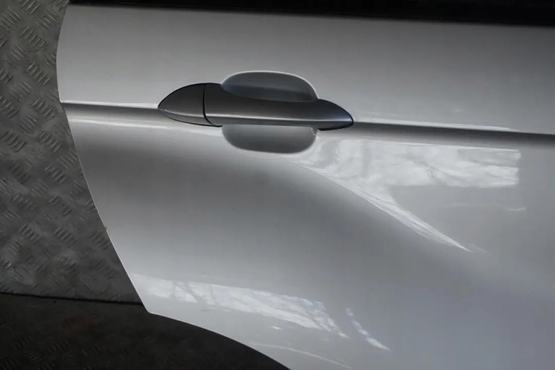 Drzwi prawy tył tylne titansilber do BMW E53 X5 o numerze 8256828 BMW E53 X5 Drzwi prawy tył tylne titansilber - SKU 8256828-TS3 - Numer Części 8256828