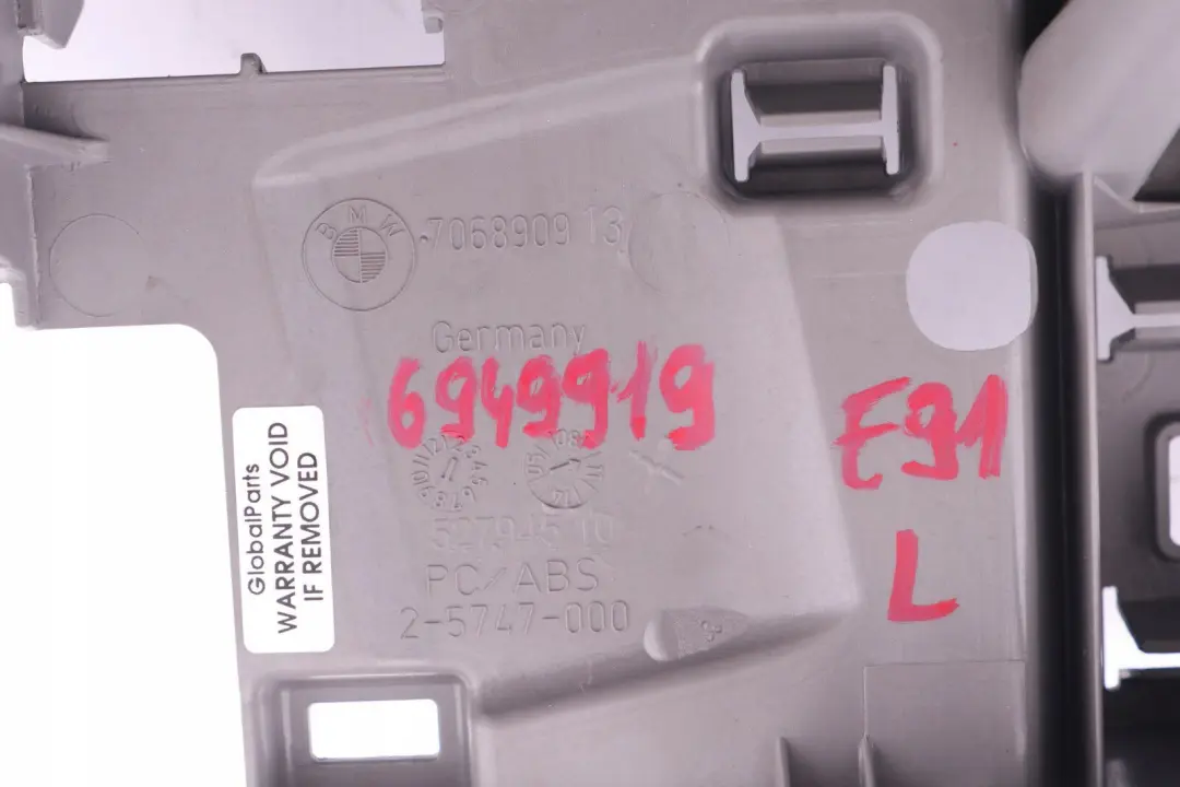 Embellecedor Panel Barandilla Maletero Izquierdo Gris 7068909 para BMW E91 E91N LCI con número de pieza 6949919 BMW E91 E91N LCI Embellecedor Panel Barandilla Maletero Izquierdo Gris 7068909 - SKU 6949919 - Número de pieza 6949919