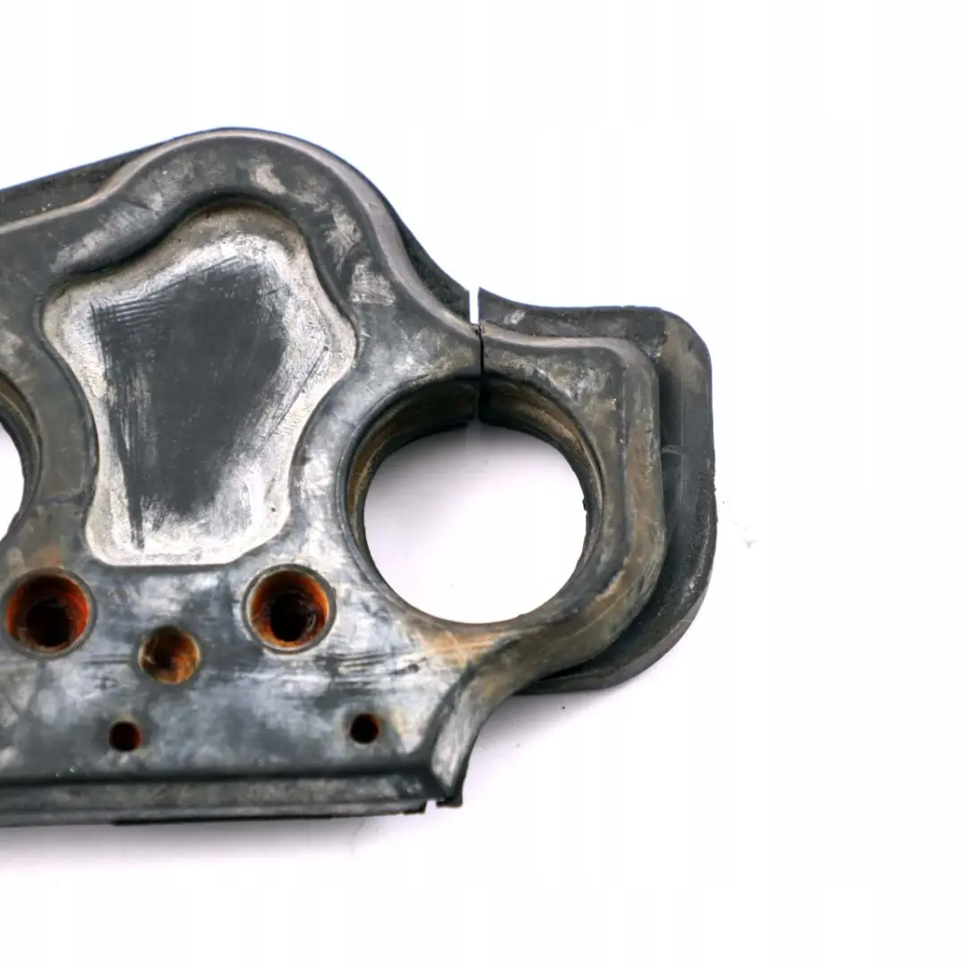 Guarnizione Grommet Riscaldatore Aria Condizionata Pompa Acqua per BMW E60 E61 con numero di parte 6915173 BMW E60 E61 Guarnizione Grommet Riscaldatore Aria Condizionata Pompa Acqua - SKU 6915173 - Numero di parte 6915173