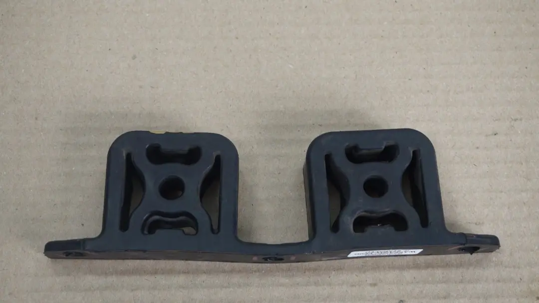 Catalytic Converter Rubber Mounting Holder to BMW 7 Series E65 E66 Diesel with Part number 7789668 BMW 7 Series E65 E66 Diesel Catalytic Converter Rubber Mounting Holder - SKU 7789668 - Part number 7789668