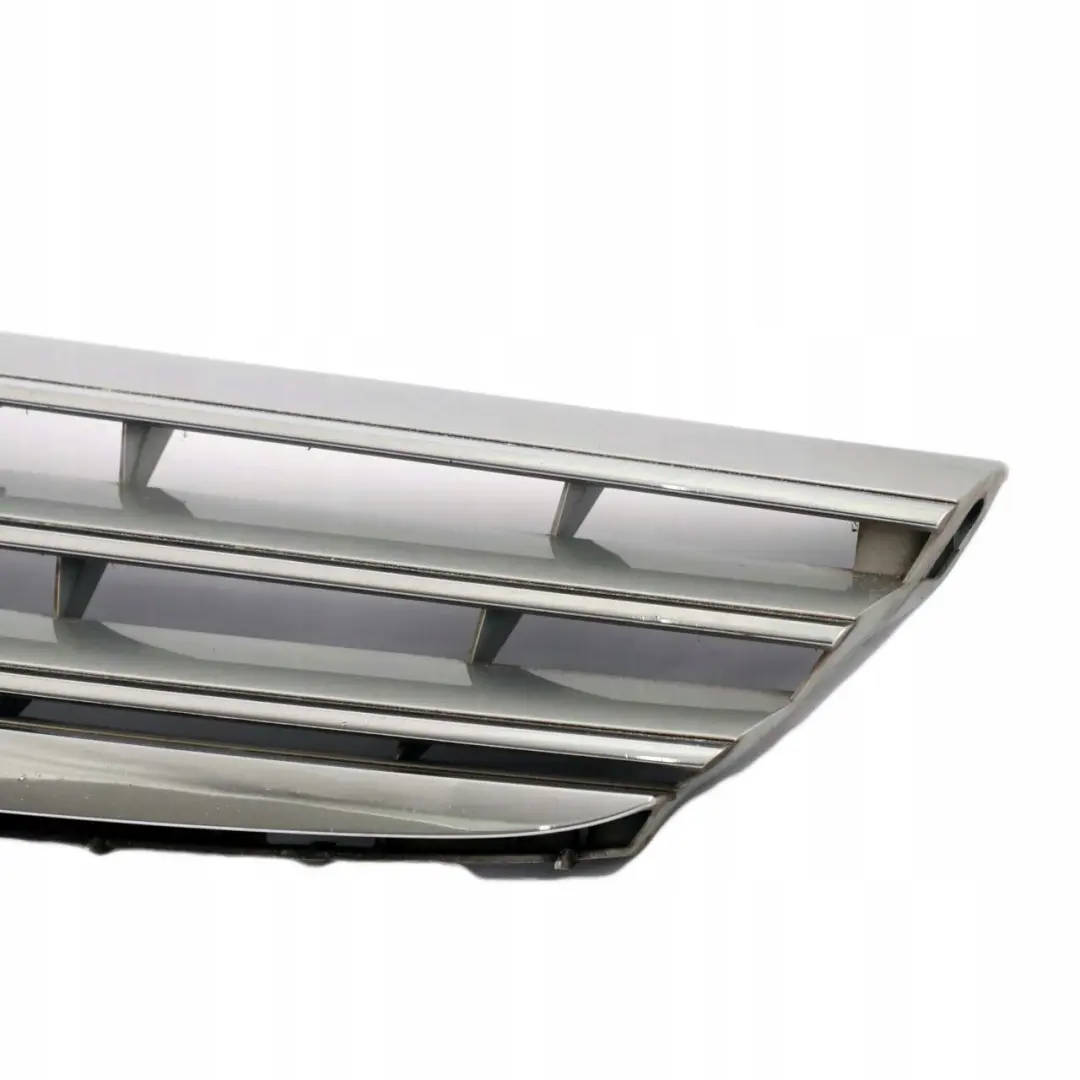 Mercedes-Benz A-Klasse W169 1 Kühlergrill Grill Träger Brillantsilber - 744 für mit Teilenummer A1698800583 Mercedes-Benz A-Klasse W169 1 Kühlergrill Grill Träger Brillantsilber - 744 - SKU A1698800583-BS1 - Teilenummer A1698800583