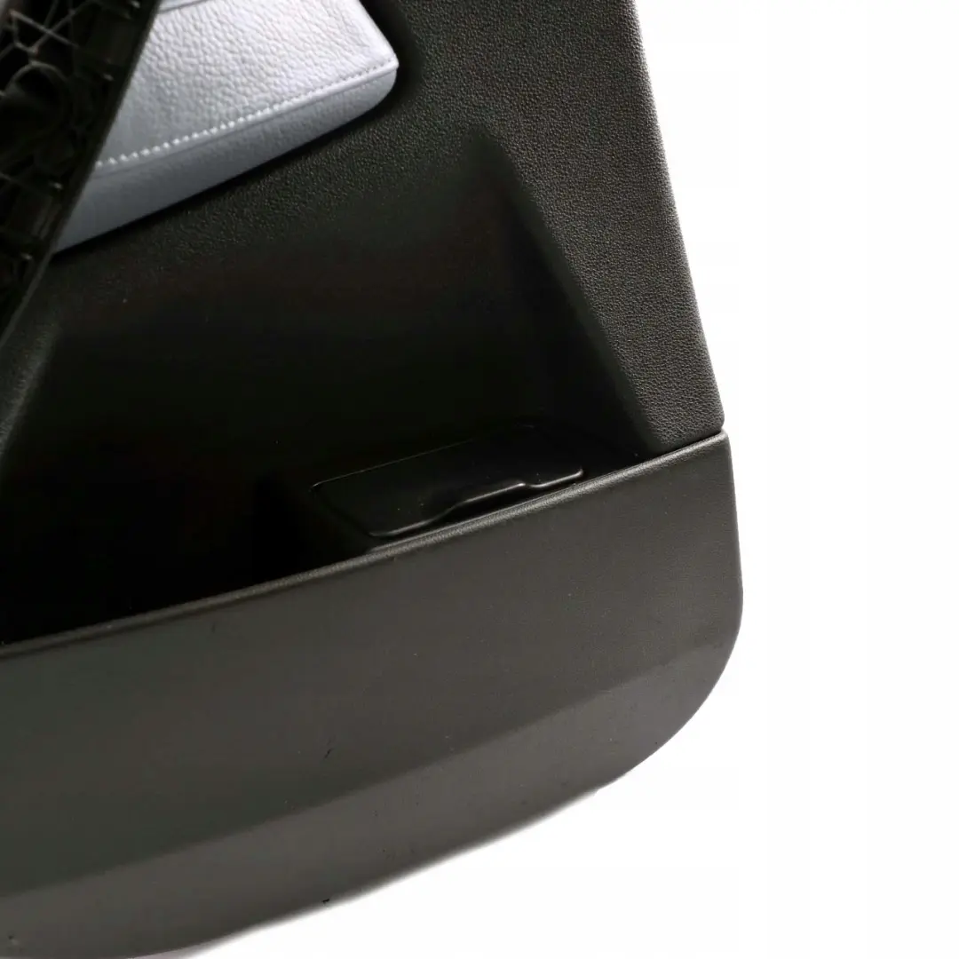 Left Door Card Lining Leather Black Grey Blue para BMW E83 Rear con número de pieza 3415901 BMW E83 Rear Left Door Card Lining Leather Black Grey Blue - SKU 3415901 - Número de pieza 3415901