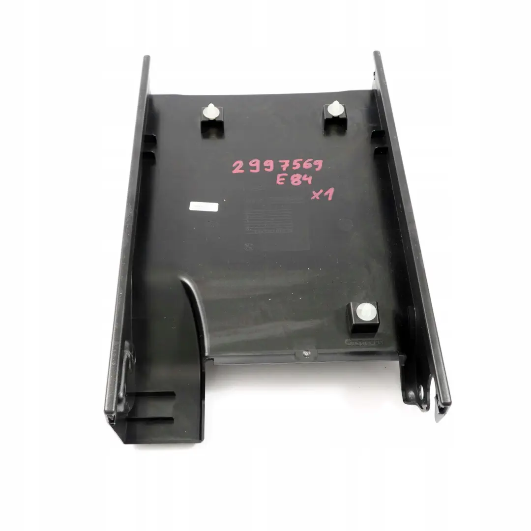 Fila E84 Sedile Posteriore Bracciolo Apertura Copertura Nera per BMW X1 con numero di parte 2997569 BMW X1 Fila E84 Sedile Posteriore Bracciolo Apertura Copertura Nera - SKU 2997569 - Numero di parte 2997569