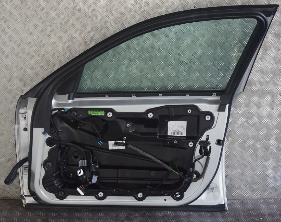 Beifahrer Tür vorne rechts Titansilber Silber Metallic für BMW 7 er E65 E66 mit Teilenummer 7202082 BMW 7 er E65 E66 Beifahrer Tür vorne rechts Titansilber Silber Metallic - SKU 7202082-TS1 - Teilenummer 7202082