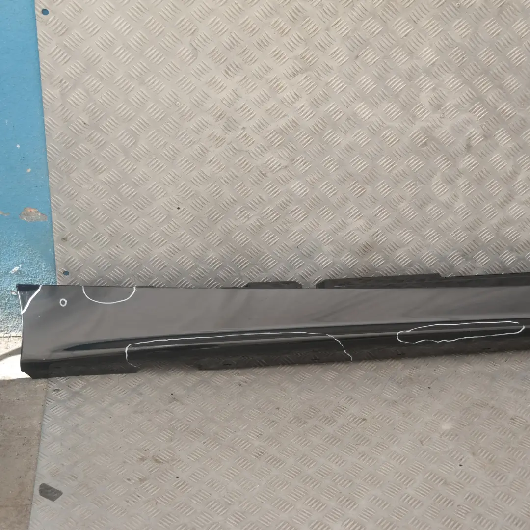 Bas de Porte Couverture Seuil Droite Noir 2 pour BMW 1 15 E87 à propos du numéro de pièce 32948 BMW 1 15 E87 Bas de Porte Couverture Seuil Droite Noir 2 - SKU 0032948-SCH15 - Numéro de pièce 32948