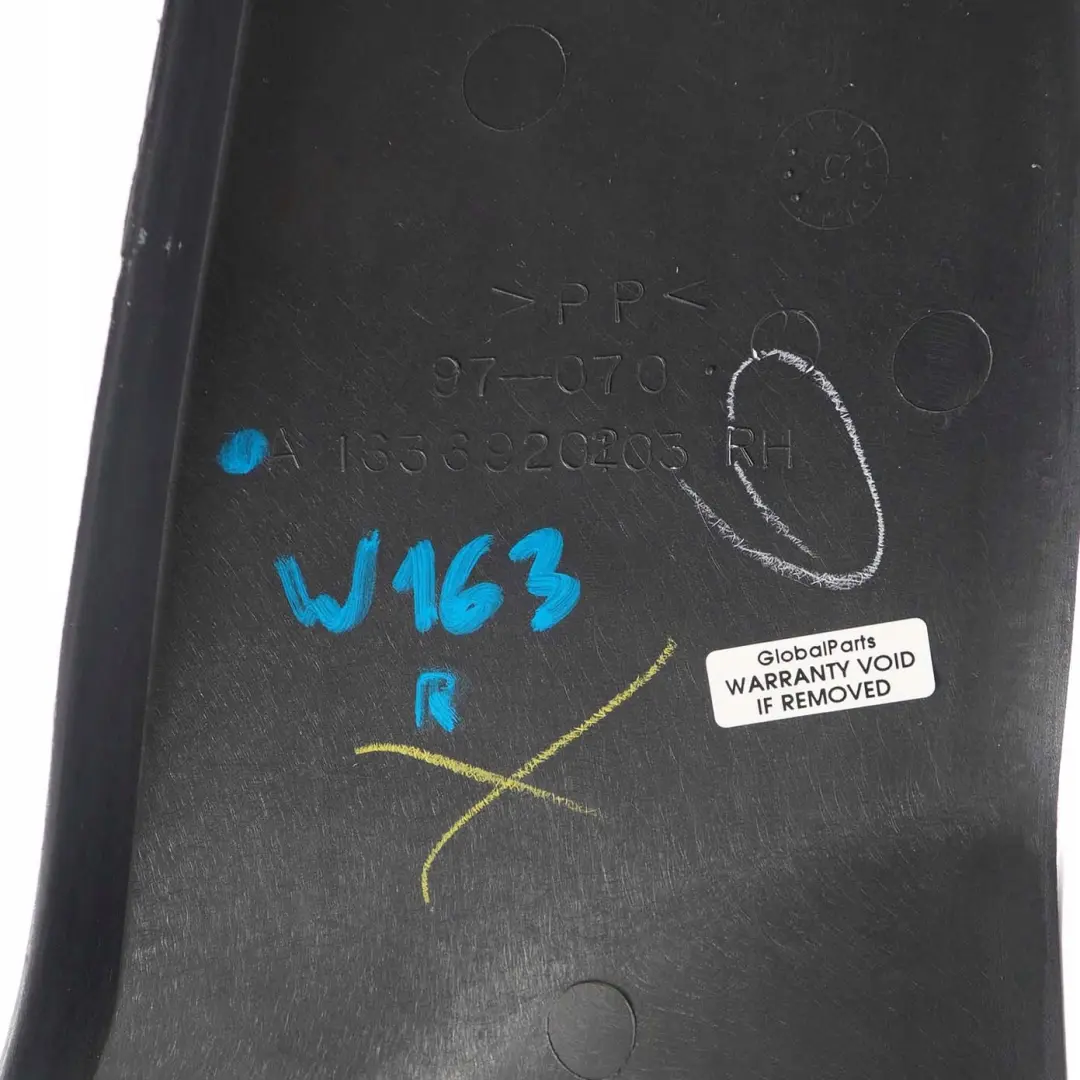 Mercedes-Benz ML W163 Verkleidung D Säule Hinten Rechts Anthrazit für mit Teilenummer A1636920203 Mercedes-Benz ML W163 Verkleidung D Säule Hinten Rechts Anthrazit - SKU A1636920203 - Teilenummer A1636920203