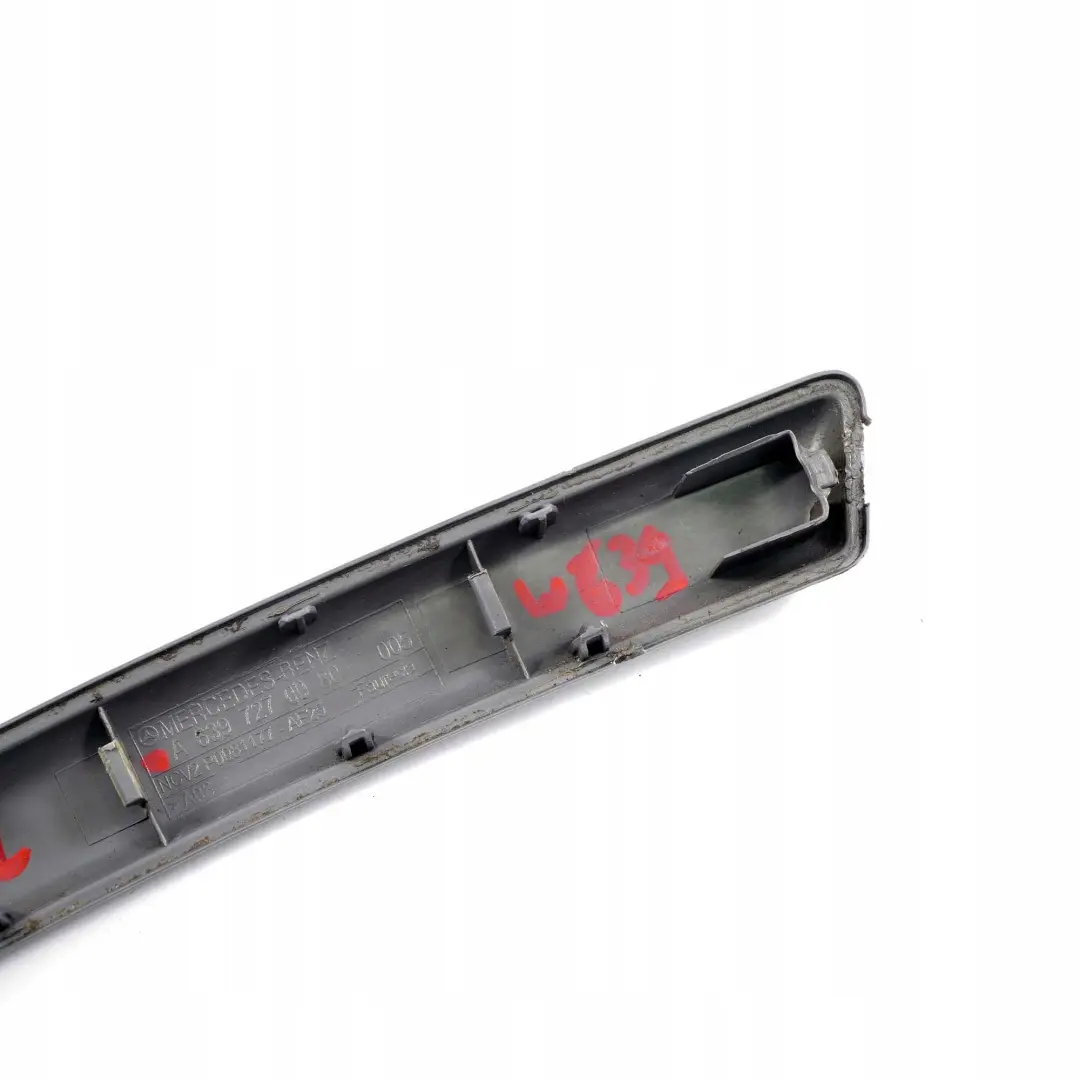 Mercedes W639 Puerta Delantera Izquierda Embellecedor Empunadura A639727080 - SKU A6397270080 - Número de pieza A6397270080