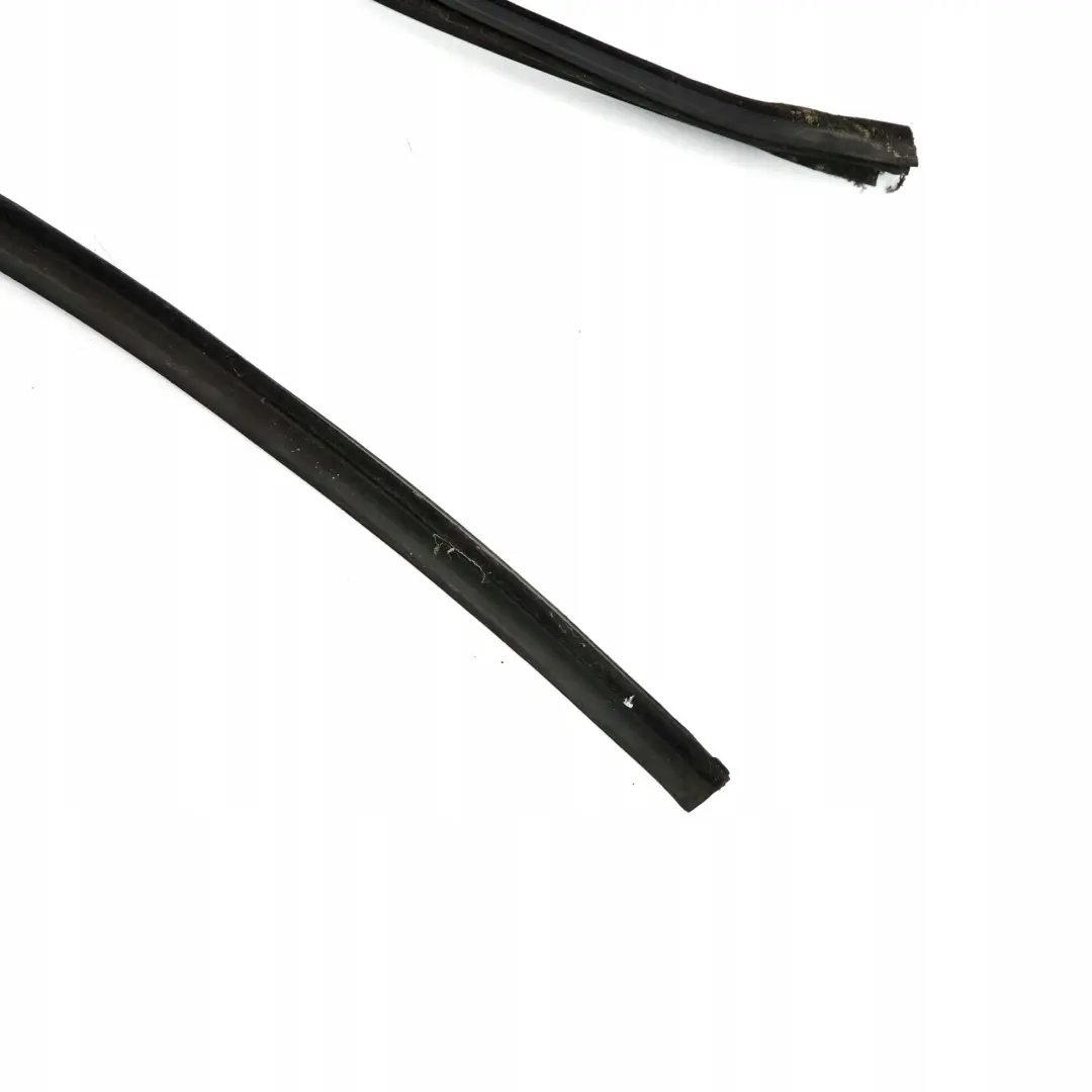 Sealing Seal Gasket Roof Frame Right O/S to BMW 3 Series E36 Saloon with Part number 8174758 BMW 3 Series E36 Saloon Sealing Seal Gasket Roof Frame Right O/S - SKU 8174758 - Part number 8174758