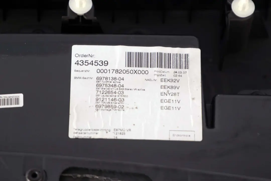 Pannello Porta Tessuto Anteriore Destro Antracite per BMW E87N LCI con numero di parte 9121146 BMW E87N LCI Pannello Porta Tessuto Anteriore Destro Antracite - SKU 9121146 - Numero di parte 9121146