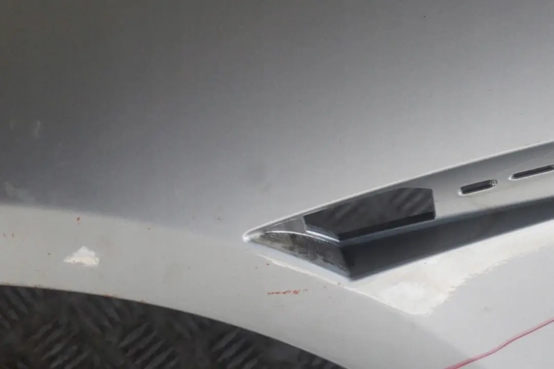 BMW 6 E63 E64 Pareti Anteriore Sinistra Parafango Argento-Titanio Titan Argento - SKU 2155901-TS - Numero di parte 2155901