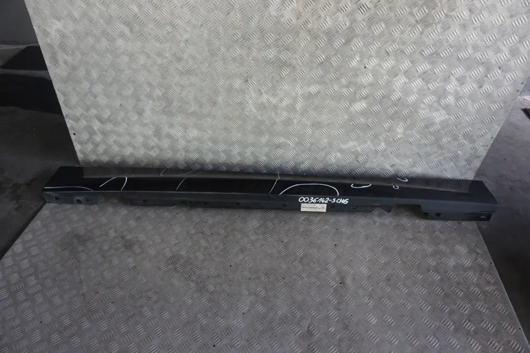 Sill Strip Faldon Lateral Derecho Schwarz 2 Negro - 66 para BMW 6 E81 E82 E88 con número de pieza 0036142 BMW 6 E81 E82 E88 Sill Strip Faldon Lateral Derecho Schwarz 2 Negro - 66 - SKU 0036142-SCH6 - Número de pieza 0036142