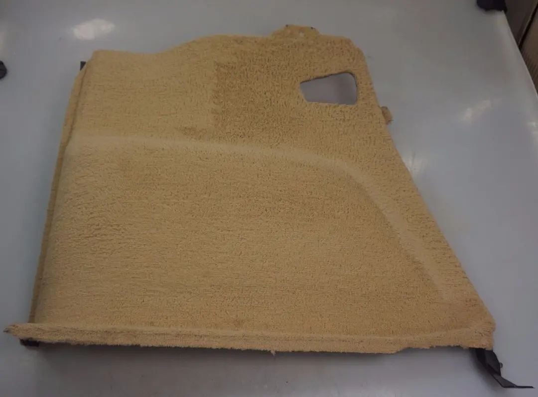 Tapa del maletero panel embellecedor izquierdo Sandbeige Beige para BMW X3 E83 con número de pieza 7049039 BMW X3 E83 Tapa del maletero panel embellecedor izquierdo Sandbeige Beige - SKU 7049039-2 - Número de pieza 7049039