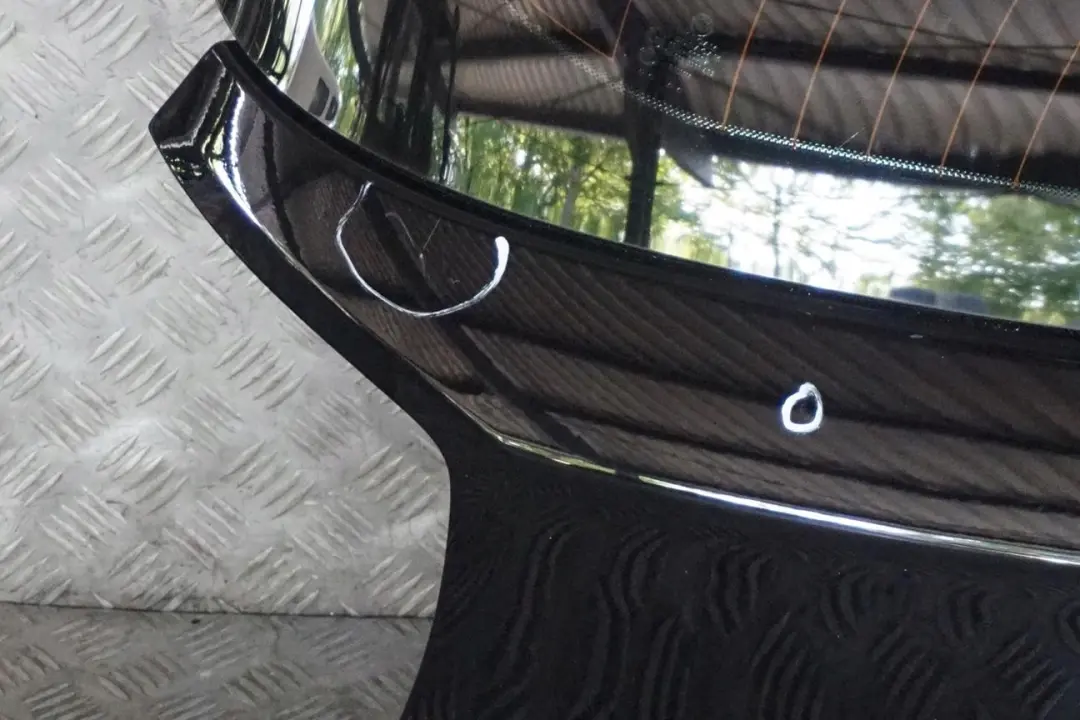 Klapa bagażnika schwarz II do BMW F20 F21 o numerze 7305470 BMW F20 F21 Klapa bagażnika schwarz II - SKU 7305470-SCH1 - Numer Części 7305470