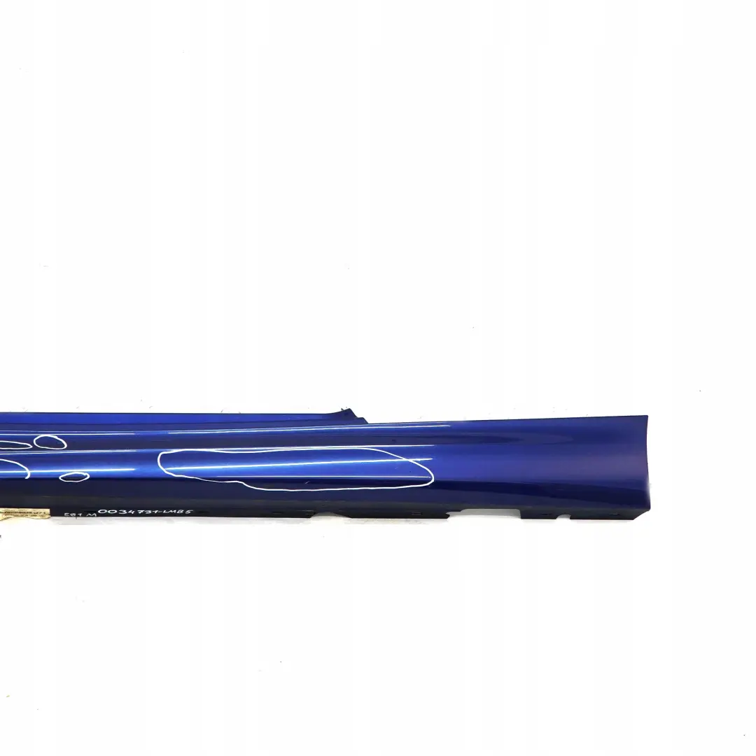 Sill Strip Faldon Lateral Izquierdo Le Mans Azul - 381 para BMW E81 E82 E88 5 M Sport con número de pieza 0034731 BMW E81 E82 E88 5 M Sport Sill Strip Faldon Lateral Izquierdo Le Mans Azul - 381 - SKU 0034731-LMB5 - Número de pieza 0034731