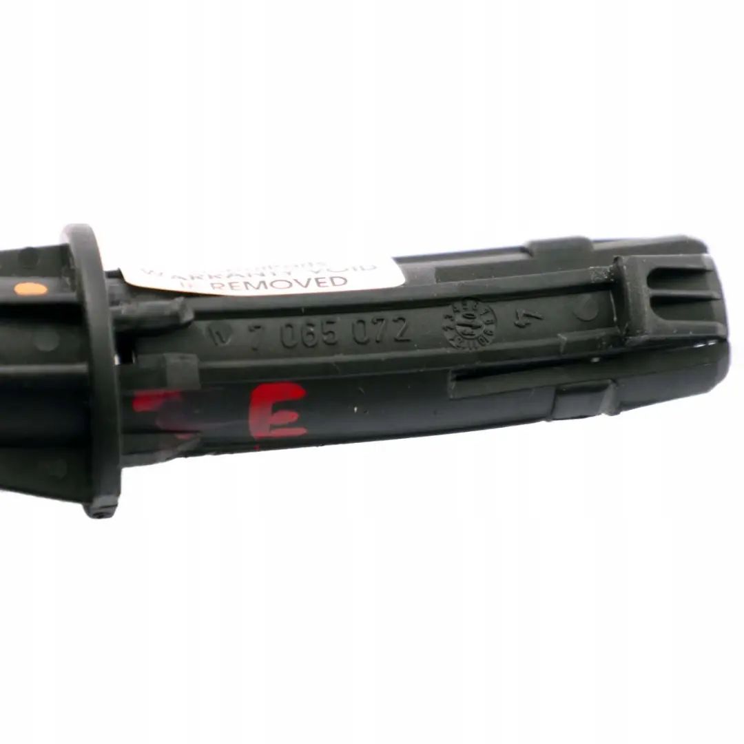 Mocowanie zagłówka przód do BMW E60 E61 o numerze 7076682 BMW E60 E61 Mocowanie zagłówka przód - SKU 7076682 - Numer Części 7076682