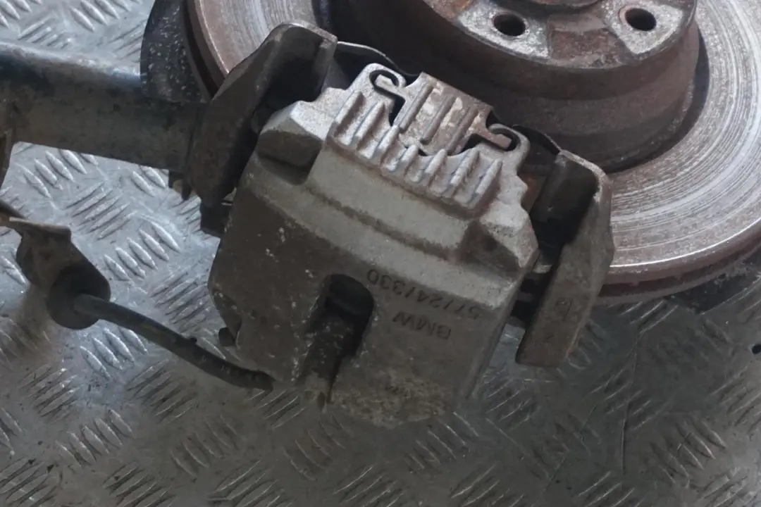 N53 Kit Amortisseur Pivotement a L'Avant Gauche pour BMW 3 E93 Cabriolet 325i à propos du numéro de pièce 6785590 BMW 3 E93 Cabriolet 325i N53 Kit Amortisseur Pivotement a L'Avant Gauche - SKU 6785590-2 - Numéro de pièce 6785590