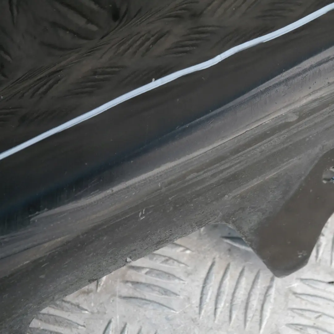 Listón de umbral faldón lateral izquierdo Schwarz Negro 2 para BMW E90 E91 con número de pieza 32951 BMW E90 E91 Listón de umbral faldón lateral izquierdo Schwarz Negro 2 - SKU 0032951-SCH10 - Número de pieza 32951