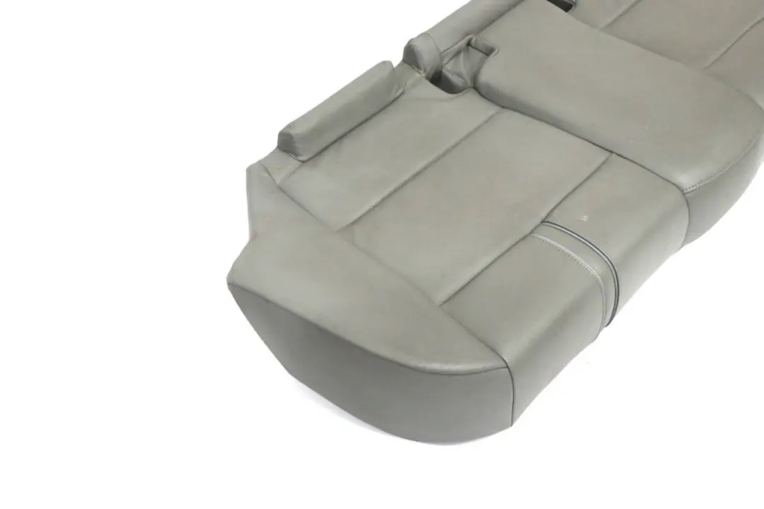 Gris Interior De cuero Base del asiento trasero Sofa De banco para BMW E83 con número de pieza 3410418 BMW E83 Gris Interior De cuero Base del asiento trasero Sofa De banco - SKU 3410418 - Número de pieza 3410418