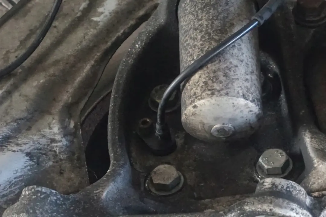 740i N62N Amortyzator zwrotnica prawa do BMW E65 o numerze 6770166 BMW E65 740i N62N Amortyzator zwrotnica prawa - SKU 6770166 - Numer Części 6770166