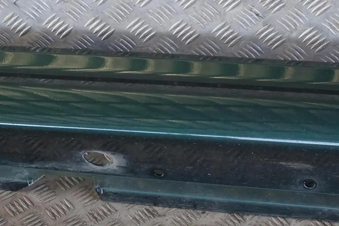 Aerokit Derecho Sill Skirt Cover British Racing Green para Mini Cooper R56 R57 con número de pieza 0430300 Mini Cooper R56 R57 Aerokit Derecho Sill Skirt Cover British Racing Green - SKU 0430300-BRG - Número de pieza 0430300