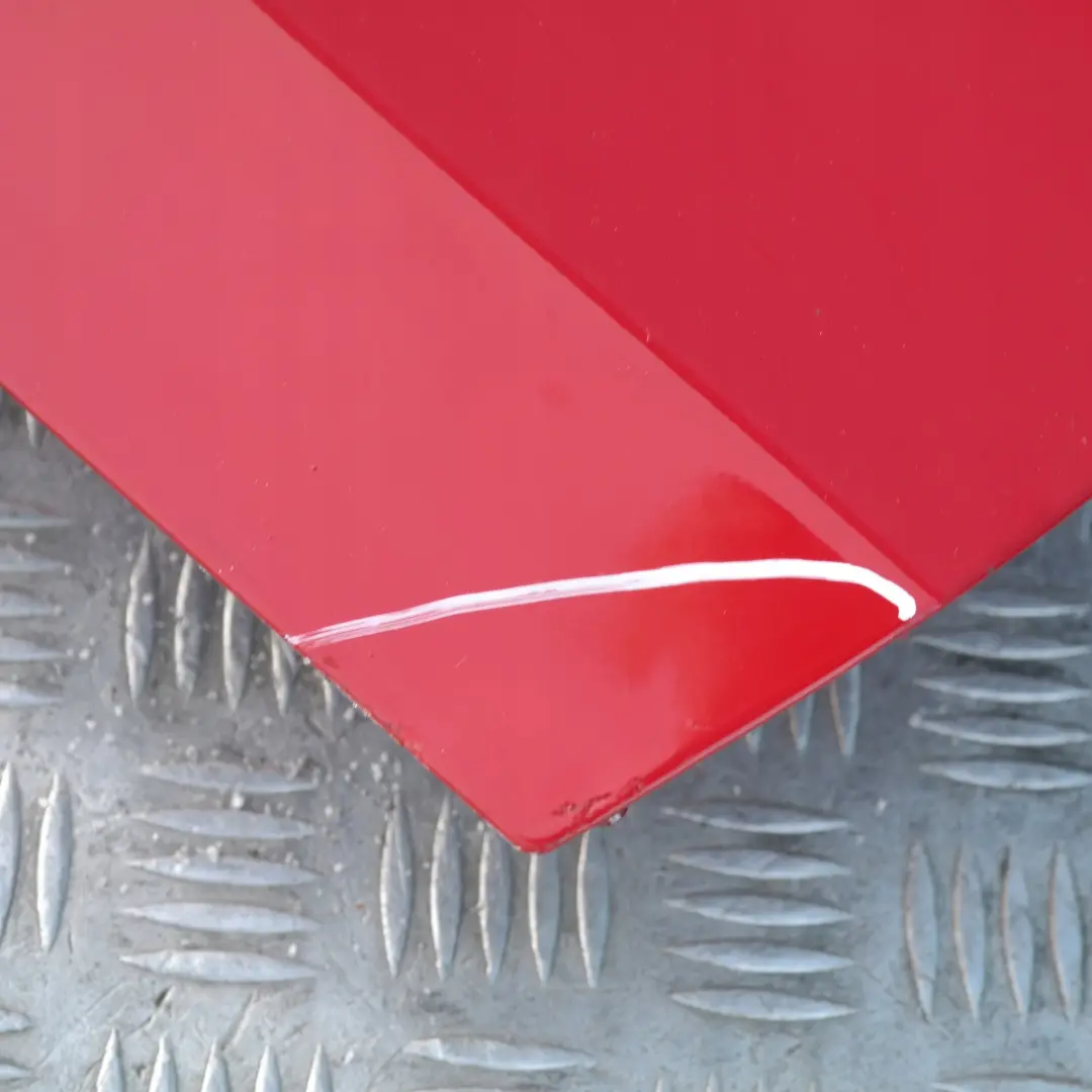 Porta anteriore destra Japanrot Rosso Giappone - 438 per BMW E87 con numero di parte 41517191012 BMW E87 Porta anteriore destra Japanrot Rosso Giappone - 438 - SKU 7191012-JR - Numero di parte 41517191012