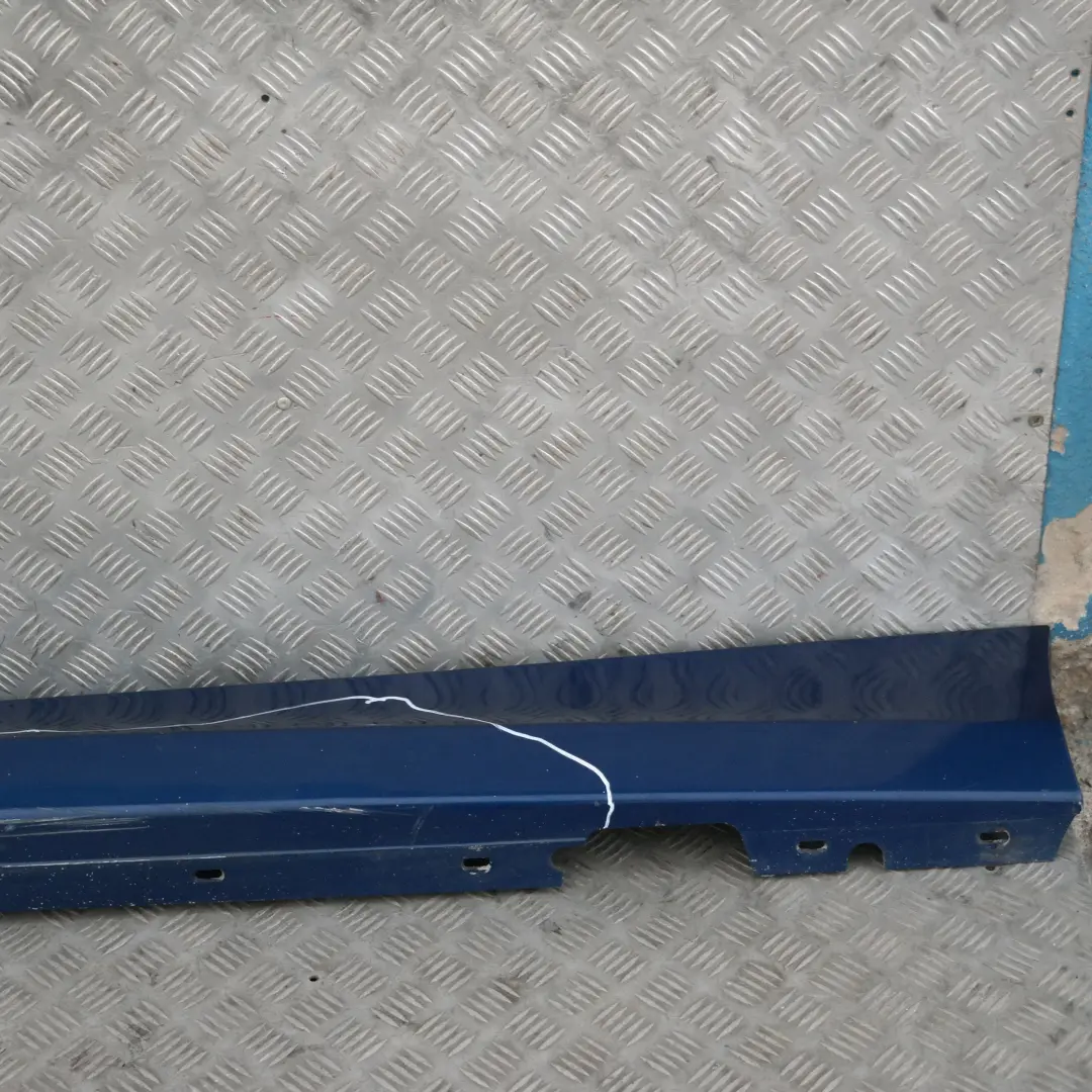 Listello Portiera Apertura Gonna SX le Mans Blu - 381 per BMW E87 LCI con numero di parte 51770036145 BMW E87 LCI Listello Portiera Apertura Gonna SX le Mans Blu - 381 - SKU 0036145-LMB - Numero di parte 51770036145