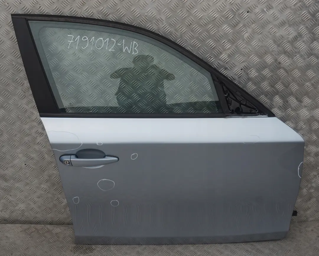 Beifahrer Tür Vorne Rechts Titansilber Silber Metallic 354 für BMW 1 er E87 mit Teilenummer 7191012 BMW 1 er E87 Beifahrer Tür Vorne Rechts Titansilber Silber Metallic 354 - SKU 7191012-WB - Teilenummer 7191012