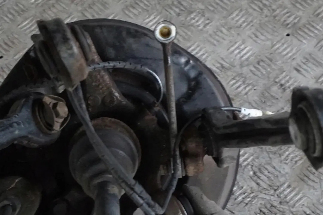 BMW 1 E87 118d M47N2 122PS Abtriebswelle Schwenklager Bremssattel Hinten Rechts - SKU 6774810-20 - Teilenummer 6774810
