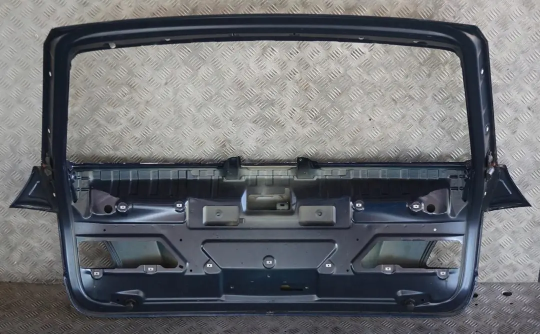 Trunk Boot Lid Tiefseeblau Deep Sea Blue - A76 to BMW 5 E61 Touring Tailgate with Part number 7130799 BMW 5 E61 Touring Tailgate Trunk Boot Lid Tiefseeblau Deep Sea Blue - A76 - SKU 7130799-DSB - Part number 7130799