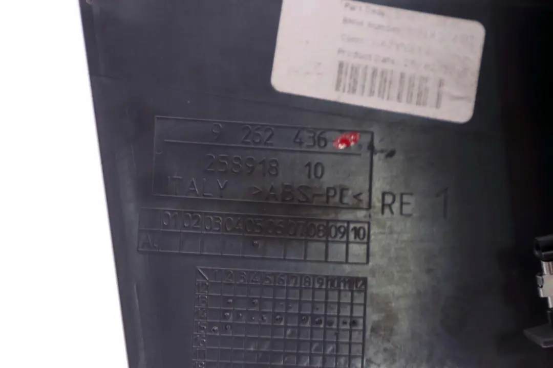 Trim Down Tube Front Panel Cover Middle Right para Mini F55 F56 F57 con número de pieza 9262436 Mini F55 F56 F57 Trim Down Tube Front Panel Cover Middle Right - SKU 9262436 - Número de pieza 9262436