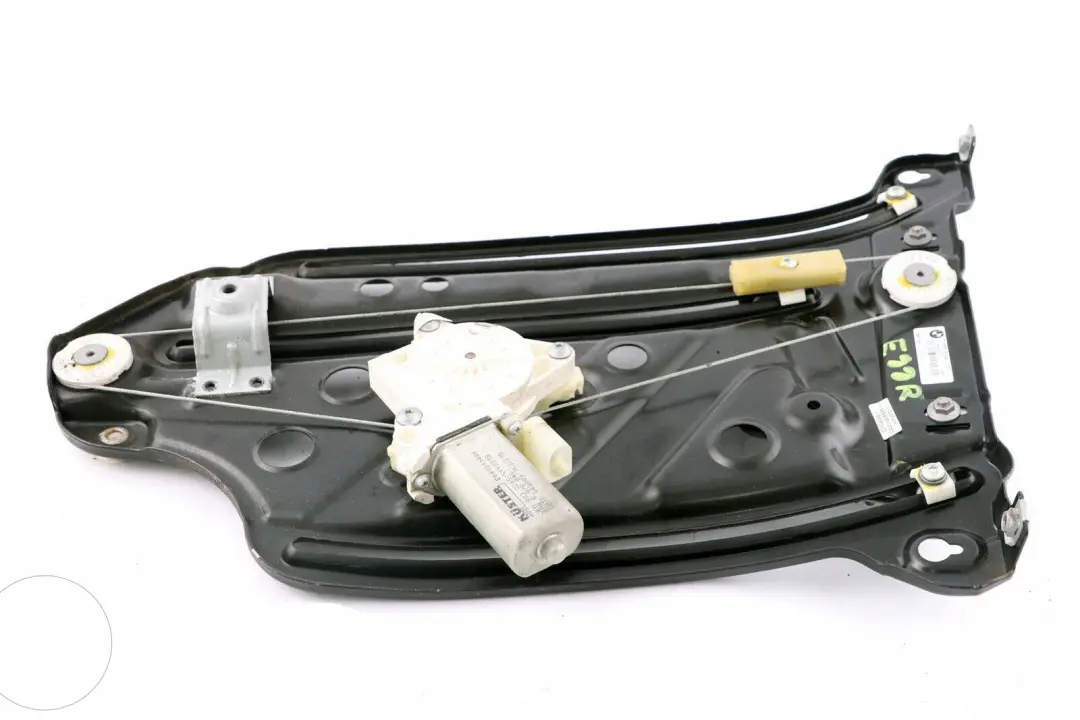 Fensterheber ohne Motor hinten rechts 5137 7165594 für BMW 1 r E88 mit Teilenummer 7165600 BMW 1 r E88 Fensterheber ohne Motor hinten rechts 5137 7165594 - SKU 7165600 - Teilenummer 7165600