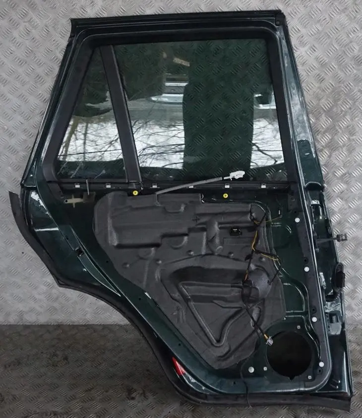 Lato Conducente Porta Posteriore Sinistra Verde Oxford - 430 per BMW X5 E53 con numero di parte 8256827 BMW X5 E53 Lato Conducente Porta Posteriore Sinistra Verde Oxford - 430 - SKU 8256827-OXF2 - Numero di parte 8256827