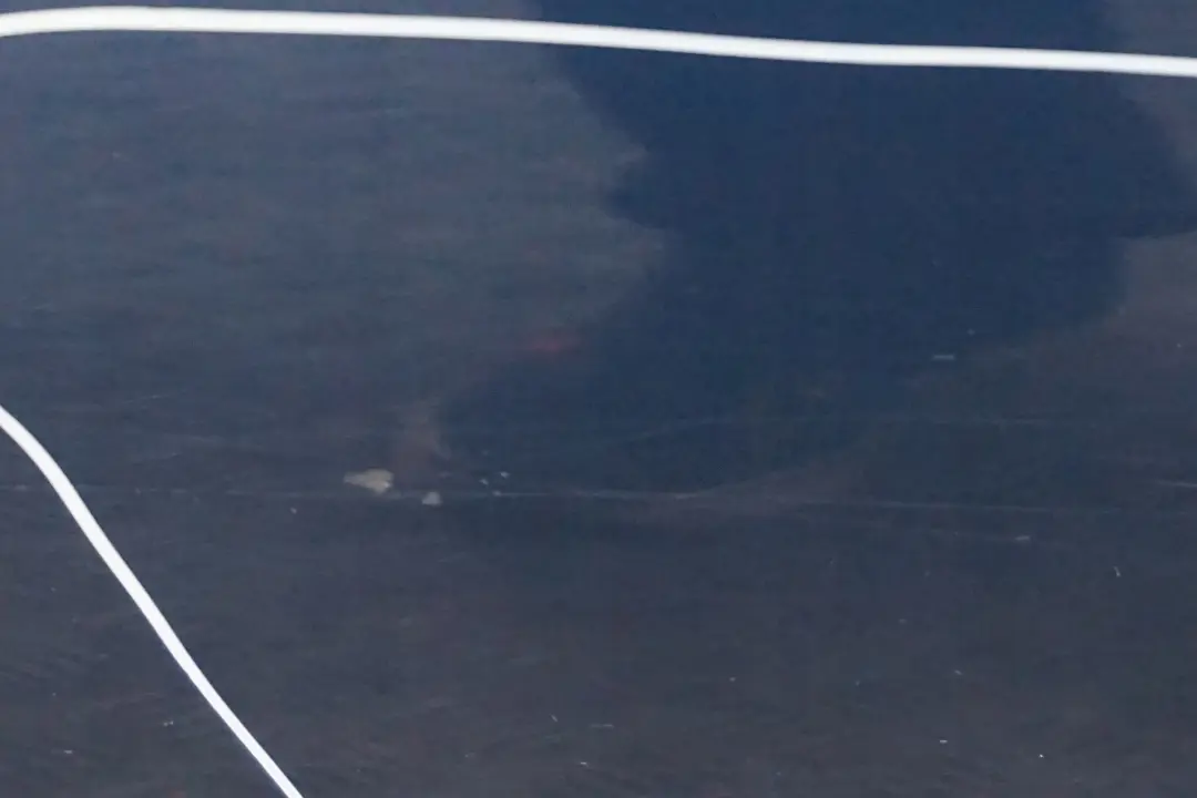 GenuineBMW E60 Puerta Trasera Izquierda Mysticblau Mystic Blue Metallic A07 para con número de pieza 7202341 GenuineBMW E60 Puerta Trasera Izquierda Mysticblau Mystic Blue Metallic A07 - SKU 7202341-MYS - Número de pieza 7202341