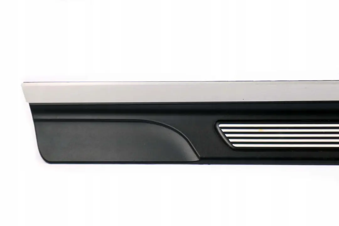 Cubierta De Entrada M Sport Trim Panel Cubierta Derecha 8204117 para BMW E46 con número de pieza 7891930 BMW E46 Cubierta De Entrada M Sport Trim Panel Cubierta Derecha 8204117 - SKU 7891930 - Número de pieza 7891930